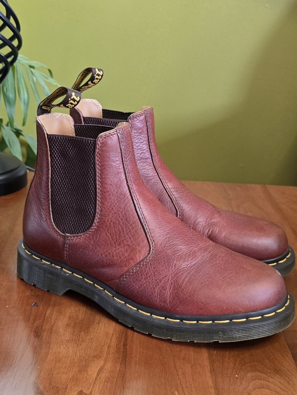 Dr. Doc Martens 2976 Chelsea Boot Cherry Burgundy Brown